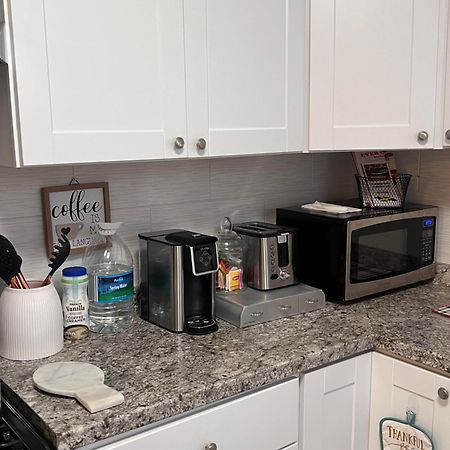 Cozy On The Hill Apartment Wilmington Bagian luar foto