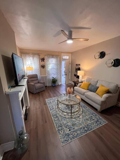 Cozy On The Hill Apartment Wilmington Bagian luar foto