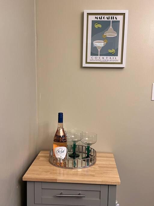 Cozy On The Hill Apartment Wilmington Bagian luar foto