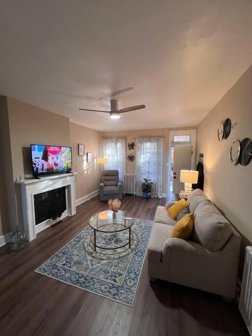 Cozy On The Hill Apartment Wilmington Bagian luar foto