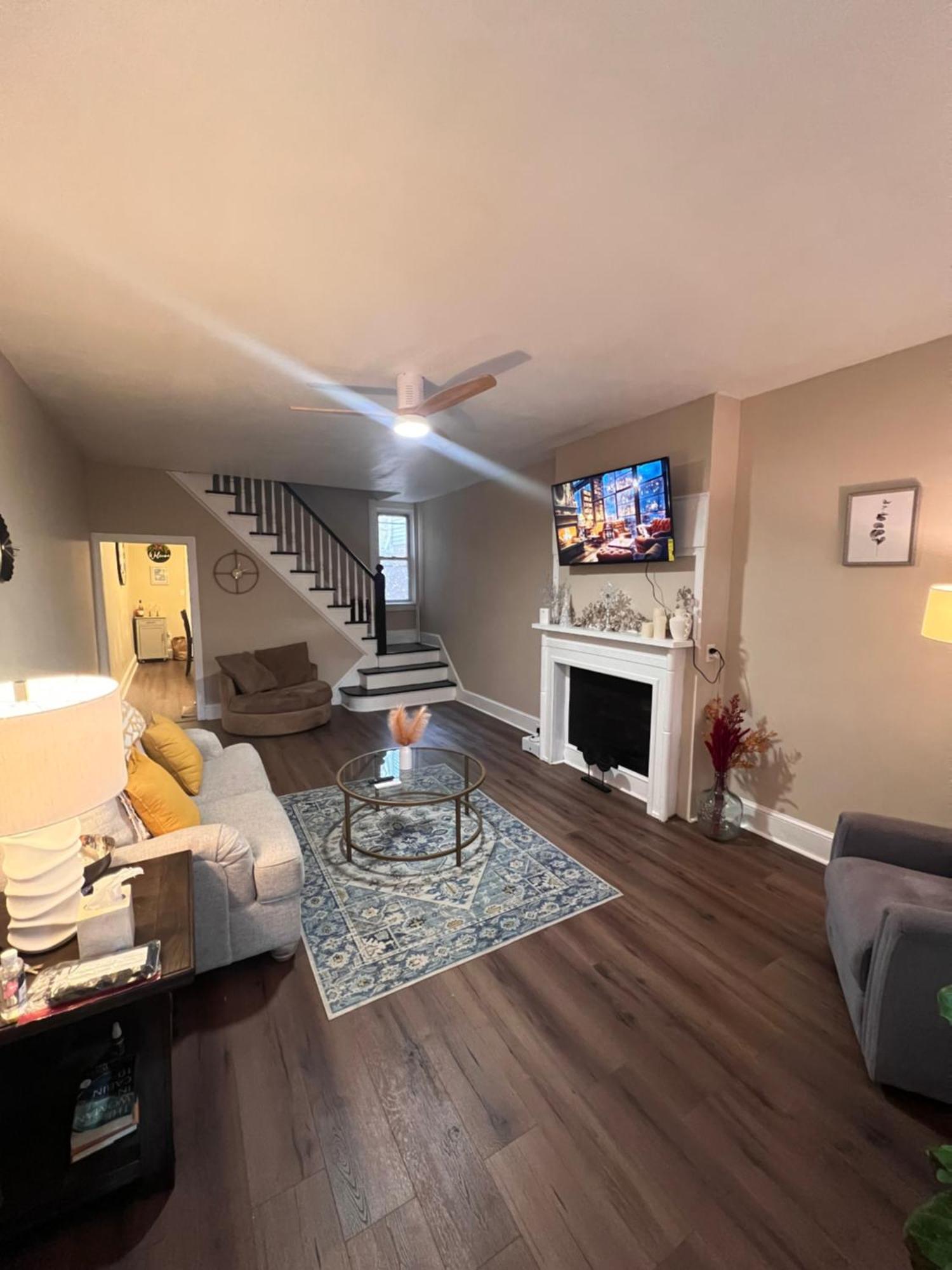 Cozy On The Hill Apartment Wilmington Bagian luar foto
