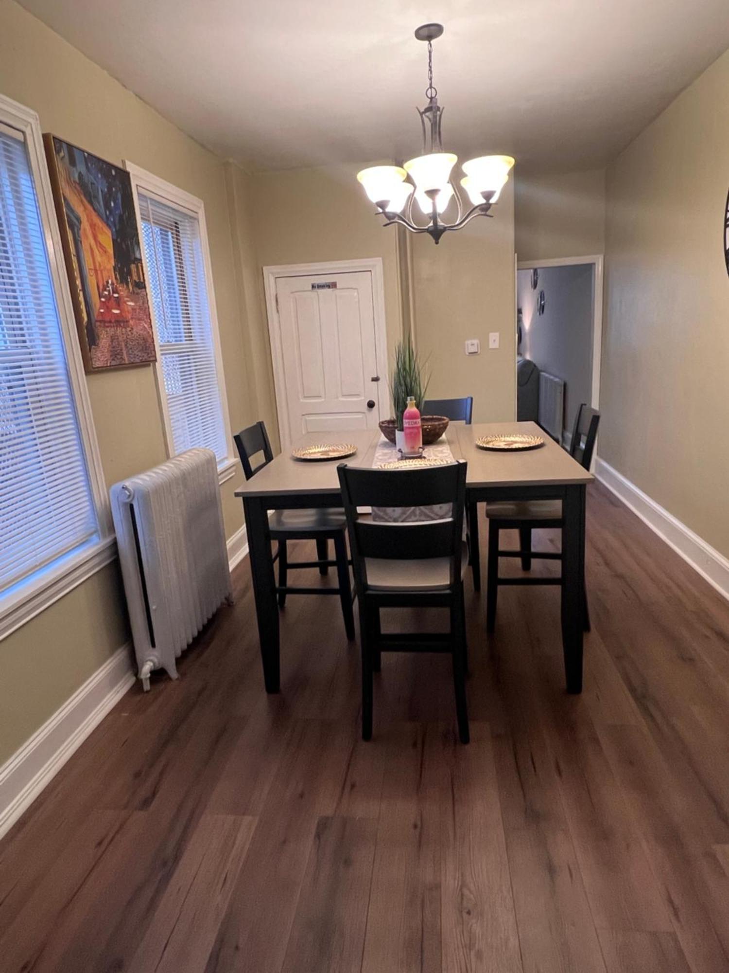 Cozy On The Hill Apartment Wilmington Bagian luar foto